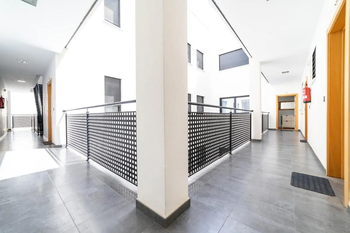 -Malagasunapts- Stylish City Centre Pool&Parking Apartment Malaga