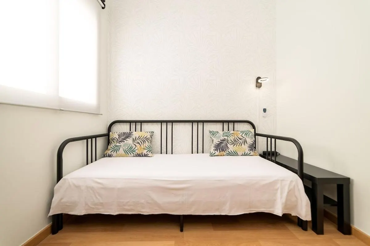 -Malagasunapts- Stylish City Centre Pool&Parking Apartment 0*, Malaga Spain